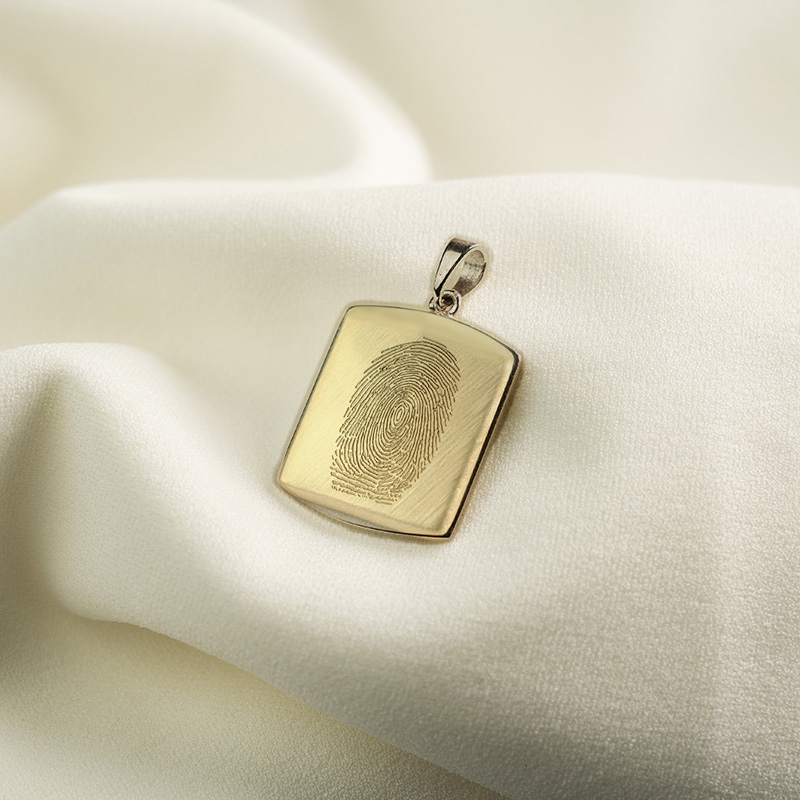 Dije con Huella Rectangular de Oro